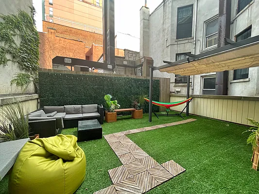 Rented by Pear NYC LLC | media 23