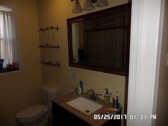 3rd image of 3215 N Francisco Ave Unit 1N