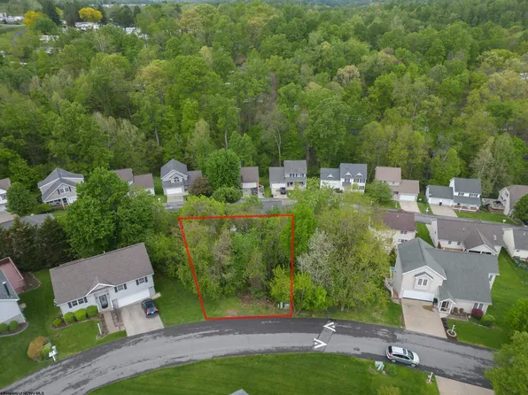 7 Monument Ln, Morgantown, WV 26508