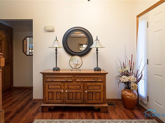 3rd image of 28534 Woodland Ave