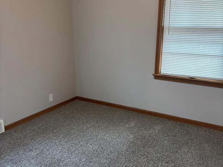 6050 Castle Dr — Photo 7