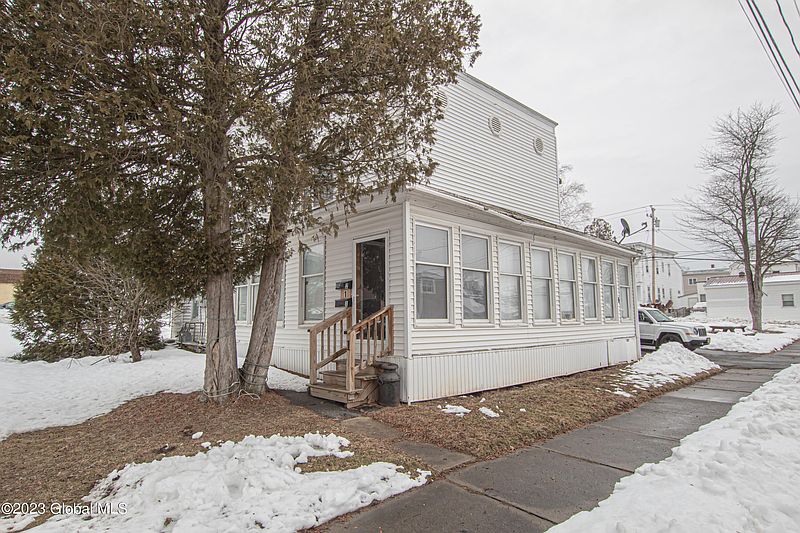 3rd image of 1 Boardman Street