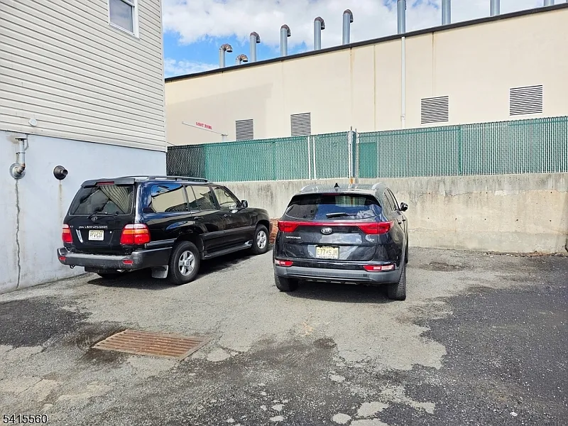 Building Photo - 55 Ferguson St #2