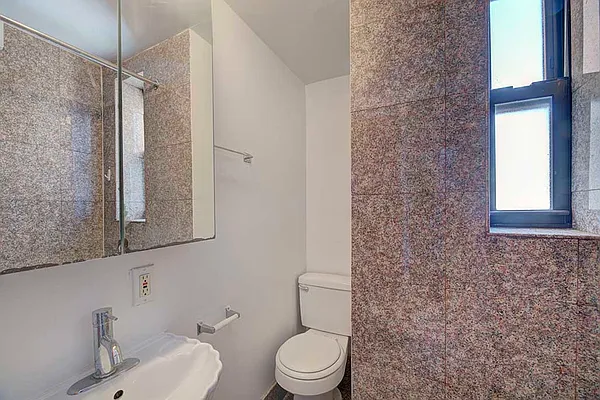 Rented by REAL New York | media 21