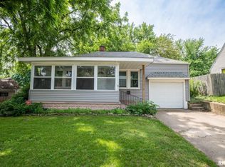 910 Oxford Ave, Pekin, IL