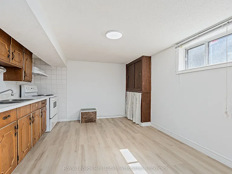 18 Shelley St — Photo 9