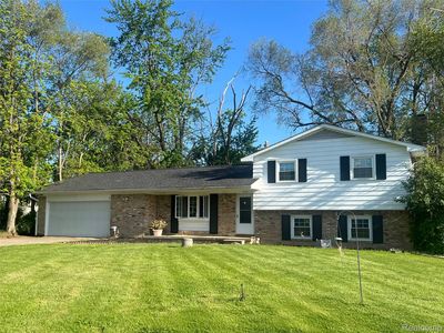 1150 E Hill Rd, Grand Blanc, MI, 48439