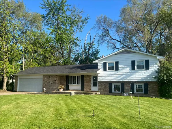 1150 E Hill Rd, Grand Blanc, MI 48439