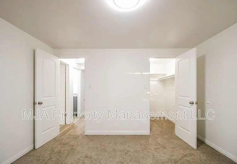 216 S Hundred West Pier #2-8 — Photo 7