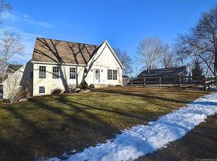 97 Hillcrest Dr, Amston, CT 06231