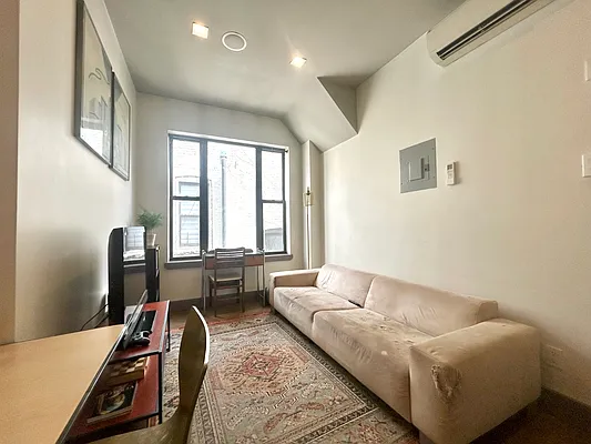 Rented by Pear NYC LLC | media 2