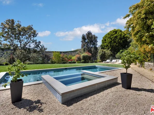 10971 Savona Rd, Los Angeles, CA 90077