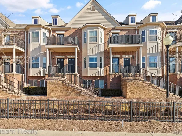 25520 Portico Ln, Novi, MI 48375