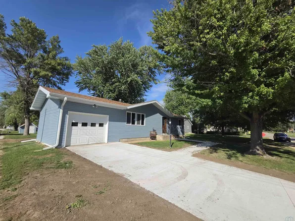 305 James St, Homer, NE 68030
