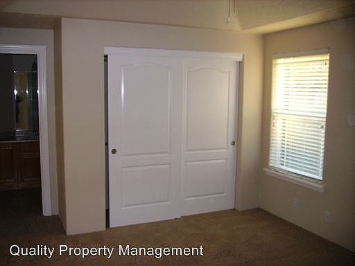 2nd image of 2990 SW Ravenwood Dr
