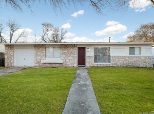 217 Flintstone Ln, Universal City, TX 78148