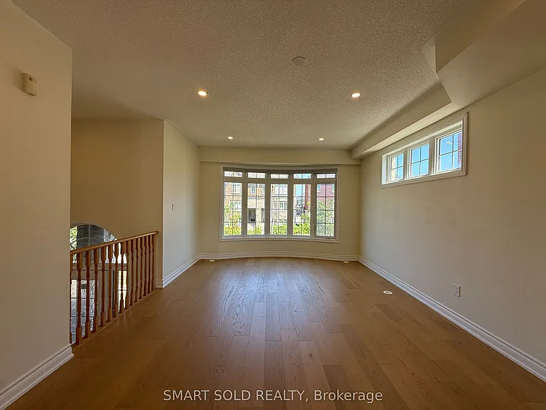 311 Dundas Way — Photo 3
