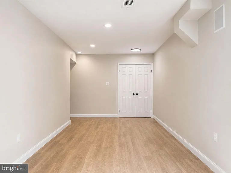6 Roseville Ct — Photo 36