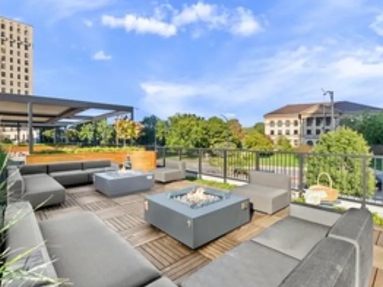 2020 N Lincoln Park W #9J — Photo 8