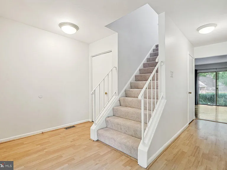 9909 Hemlock Woods Ln — Photo 11
