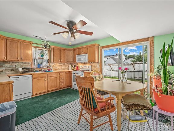 4th image of 122 S Edison Ave