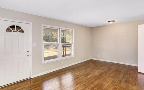 5th image of 3905 Ellen Dr NW
