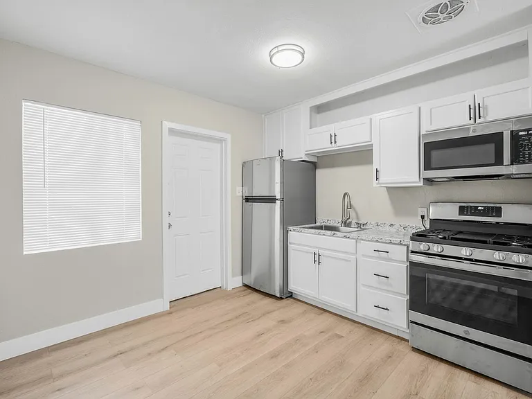 3836 N 15th Ave #7 — Photo 12