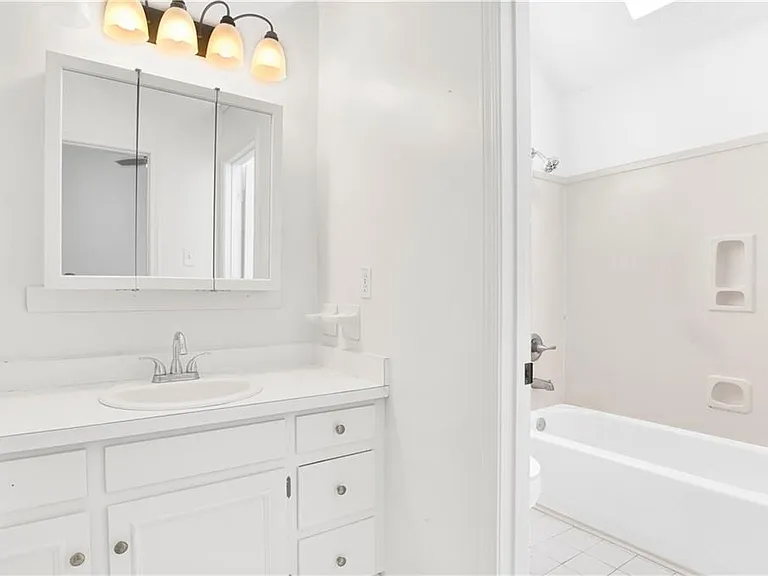5631 Bentley Ln — Photo 19