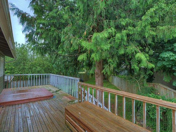 Hot Tub on back deck