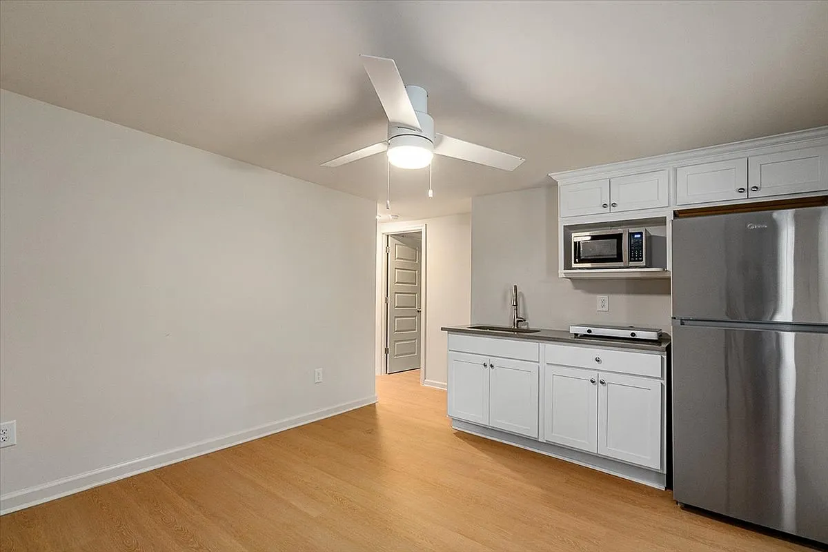 2 bed, 800 sqft, $1,400 — Photo 4