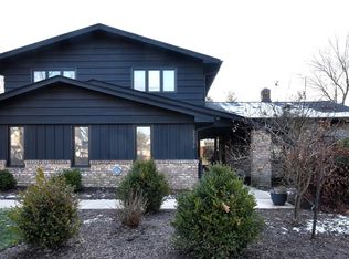 26270 Annesley Rd, Beachwood, OH 44122