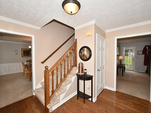 2nd image of 1961 Huntcliff Dr