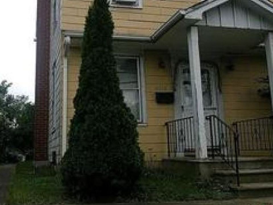 2nd image of 4654 Main St