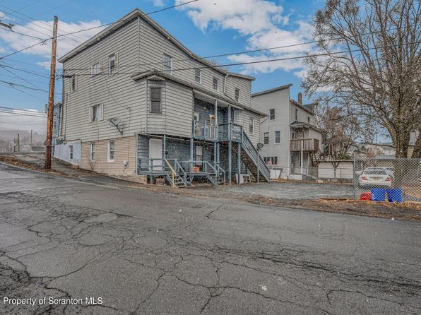 1200 Main St