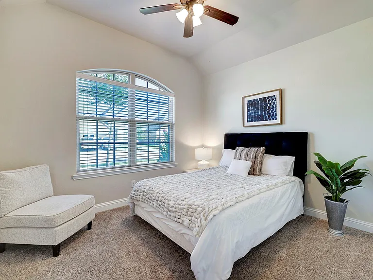 5215 Baroness Ln — Photo 20