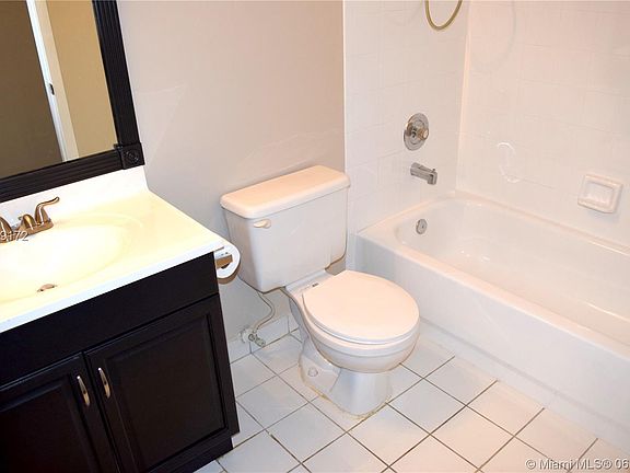 3rd image of 8137 Southgate Blvd