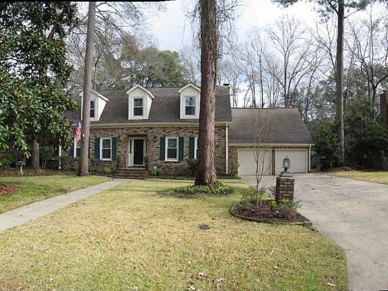 1st image of 215 Lakeview Dr