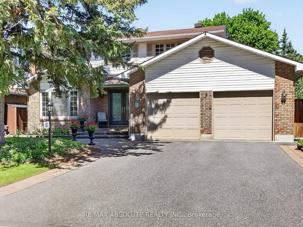 11 Mancil Dr, Ottawa, ON K2J 2K5