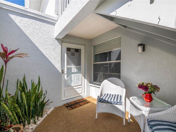 1041 Capri Isles Blvd APT 104