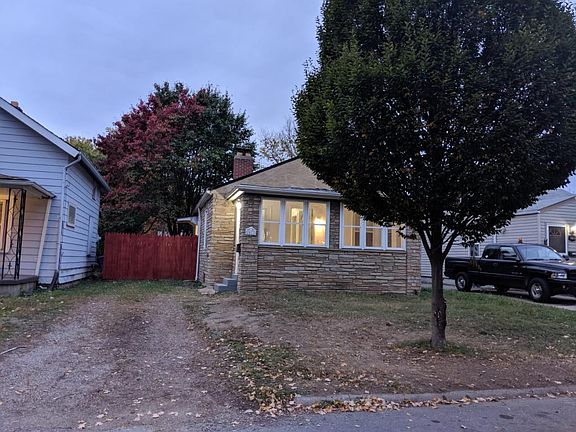 2nd image of 2477 Hiawatha St