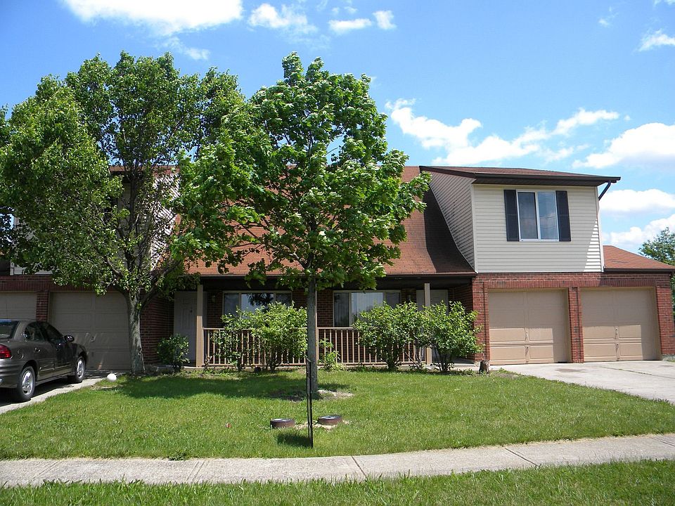 Side by Side w/double garage on both units