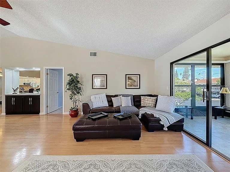 9981 Eagles Point Cir #4 — Photo 10
