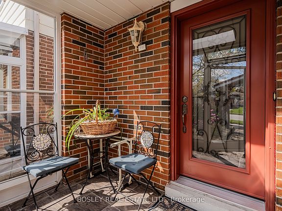 4th image of 171 Simonston Blvd