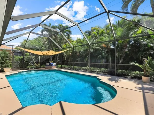2039 Imperial CIR, NAPLES, FL 34110