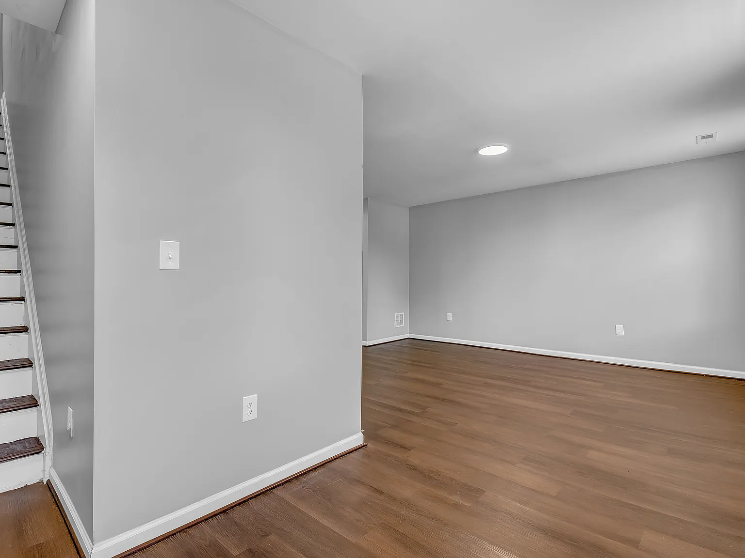 3 bed, 1.5 bath, 1500 sqft, $1,895 — Photo 3