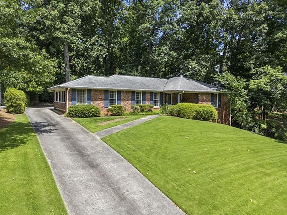 5th image of 4870 Lansbury Dr