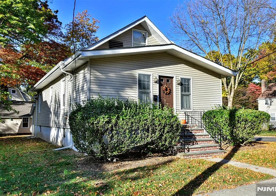 1st image of 2 S Highwood Ave