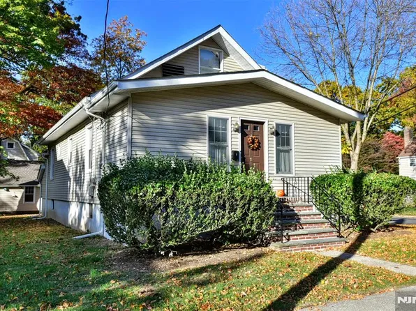 2 S Highwood Ave, Glen Rock, NJ 07452