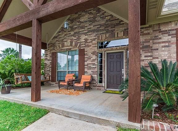 3rd image of 1862 Old Oak Dr