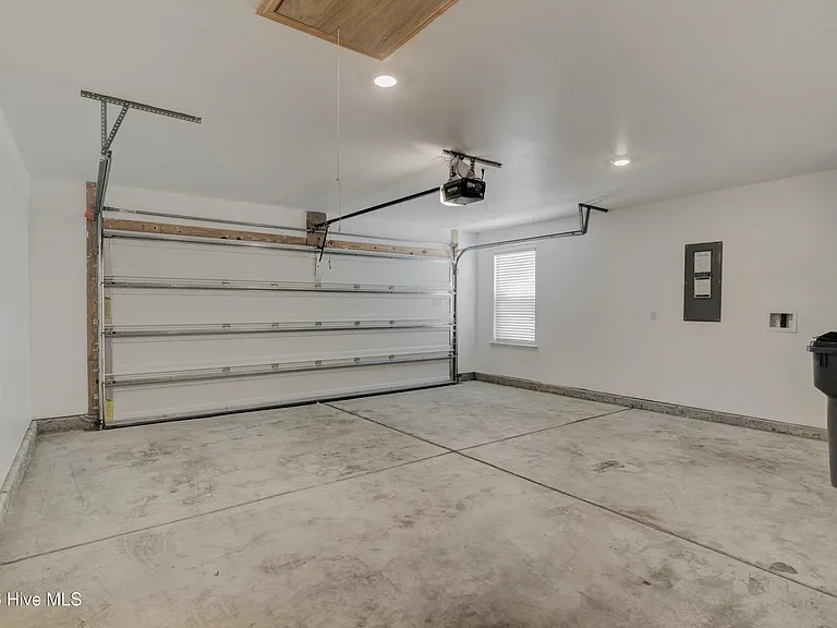 375 Logan St — Photo 23